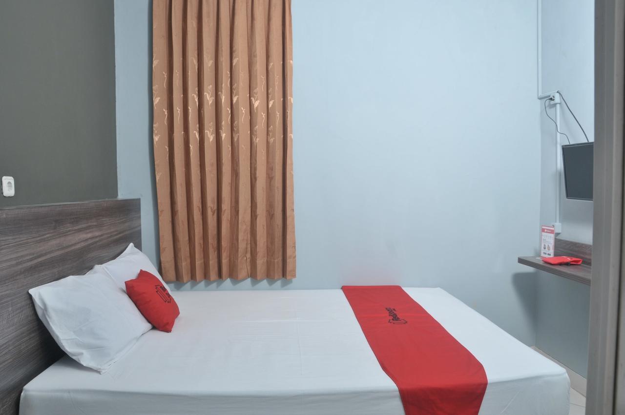 Reddoorz Plus Near Rs Harapan Kita Джакарта Экстерьер фото